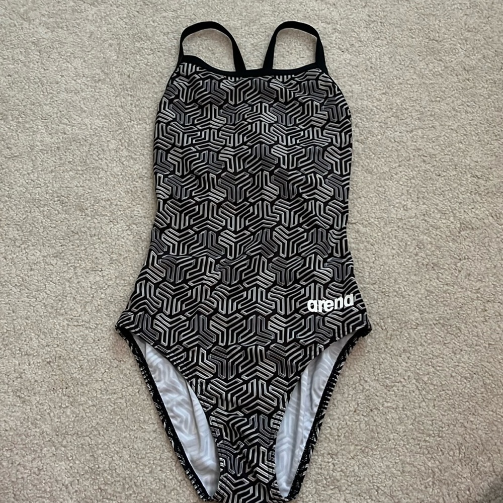 arena light drop back kikko swim suit size 28